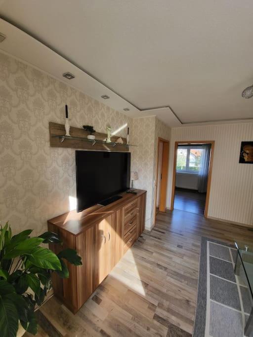 Schoene Wohnung Mit Eigenem Eingang Und Parkplatz 풀다 외부 사진